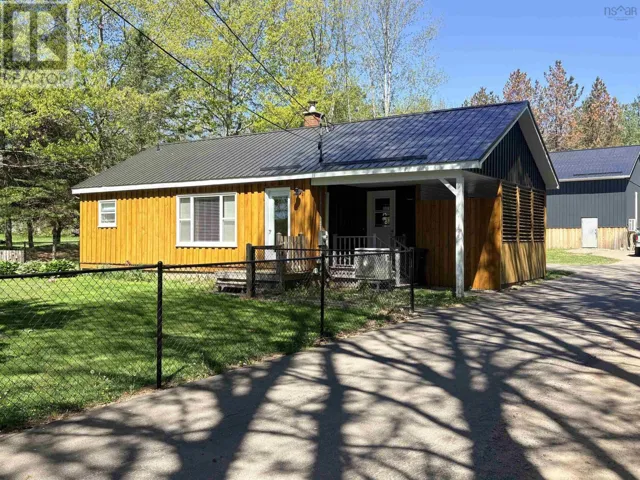 31 Pleasant Street, Melvern Square, Nova Scotia B0P1R0