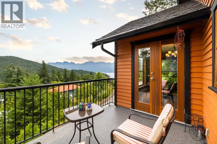 571 ROOCROFT LANE, Bowen Island, British Columbia V0N1G2