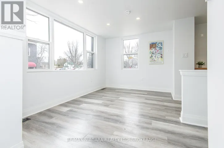 120 MAIN STREET W, Port Colborne (Main Street), Ontario L3K3V2