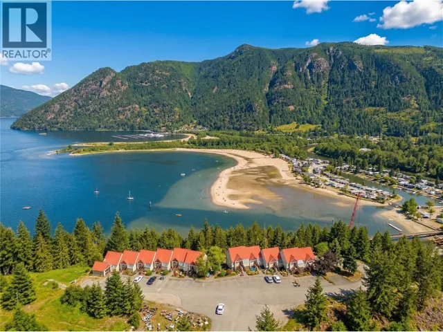 500 Old Spallumcheen Road Unit# 203, Sicamous, British Columbia V0E2V3