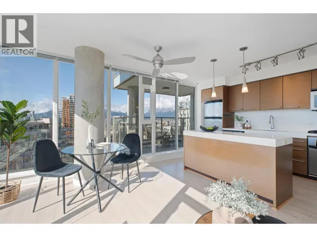 901 2770 SOPHIA STREET, Vancouver, British Columbia V5T0A4
