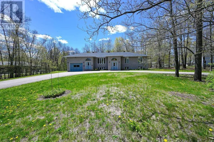 4 SOUTH POINT DRIVE, Rideau Lakes, Ontario K7A4S5