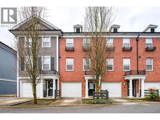 19 19572 FRASER WAY, Pitt Meadows, British Columbia V3Y0A9