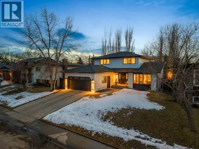 136 Lake Crimson Close SE, Calgary, Alberta T2J3K7