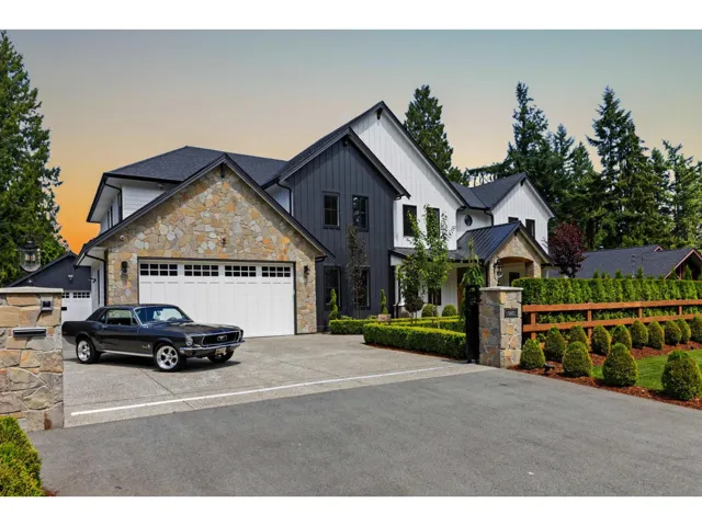 19851 37 AVENUE, Langley, British Columbia V3A2S4