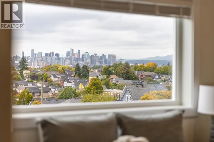 2049 E 4TH AVENUE, Vancouver, British Columbia V5N1K5