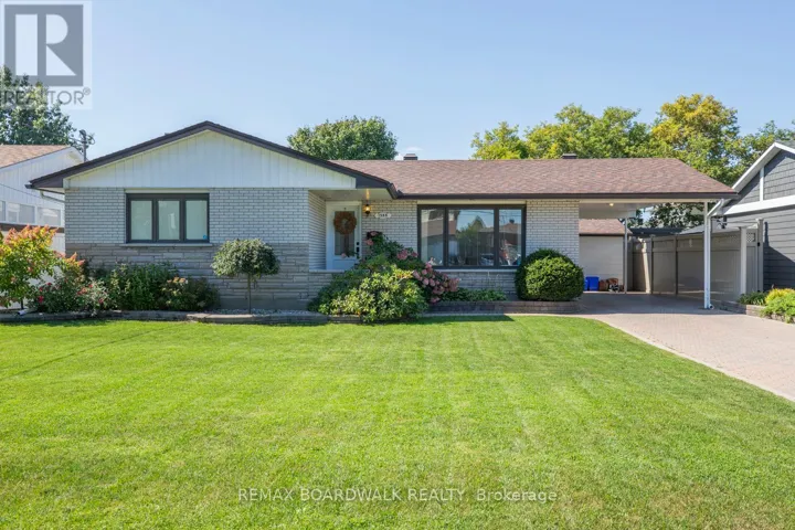 1588 MAXIME STREET, Ottawa, Ontario K1B3L1