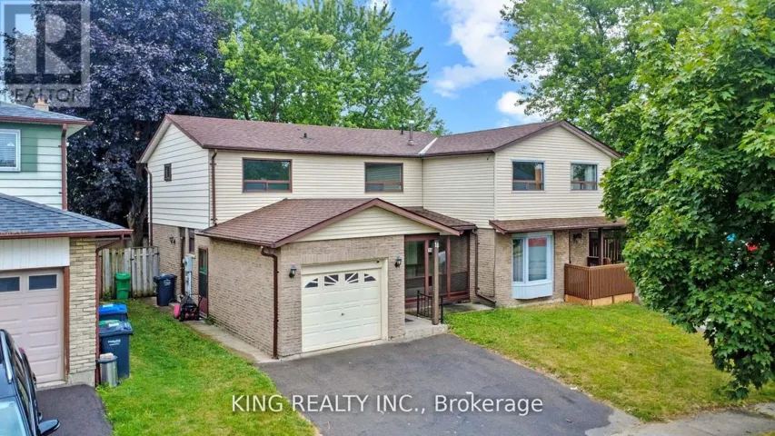 16 WIMBLEDON COURT, Brampton (Brampton North), Ontario L6V2S4