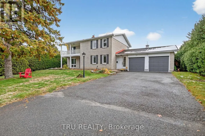 12 APACHE CRESCENT, Ottawa, Ontario K2E6H7