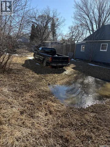 59 Iroquois STREET W, Moose Jaw, Saskatchewan S6H5A4