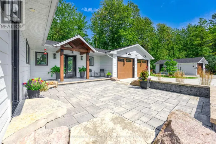 5168 LAKESHORE ROAD, Plympton-Wyoming (Plympton Wyoming), Ontario N0N1J6