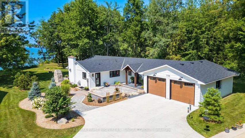 5168 LAKESHORE ROAD, Plympton-Wyoming (Plympton Wyoming), Ontario N0N1J6