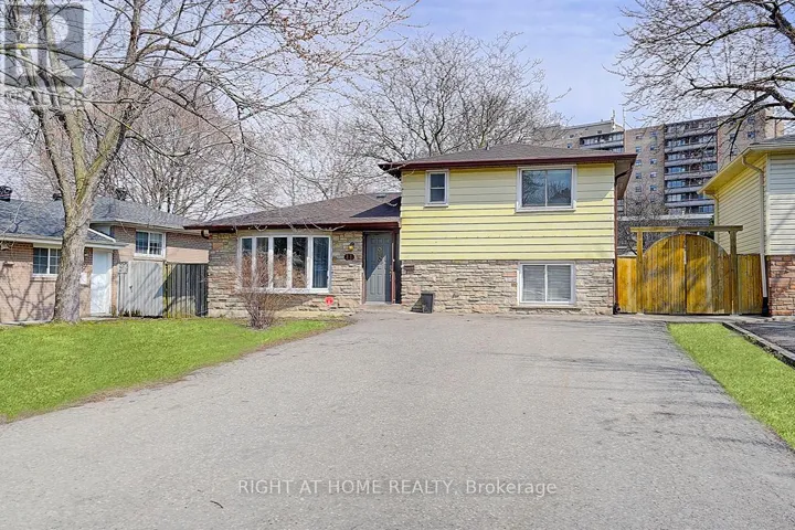 11 TULLAMORE ROAD, Brampton (Brampton East), Ontario L6W1J6