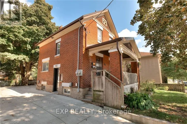 50 WALNUT STREET, Kitchener, Ontario N2G1P6