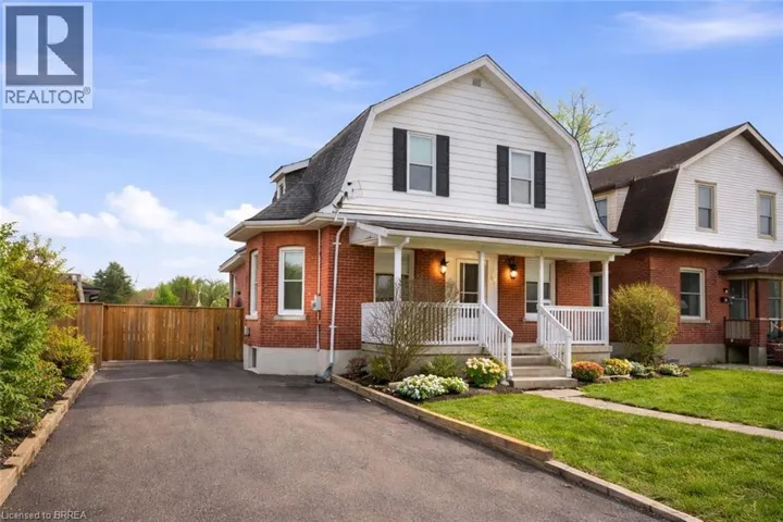 8 CARLYLE Street, Brantford, Ontario N3T2C1