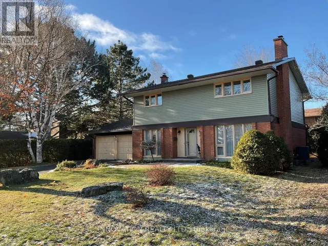 54 SELWYN PLACE W, Ottawa, Ontario K2K1P2