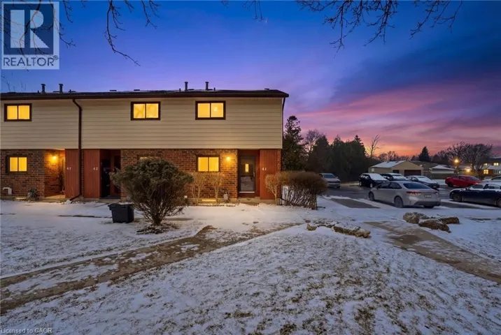 25 GARROW Drive Unit# 41, Hamilton, Ontario L9C2X2