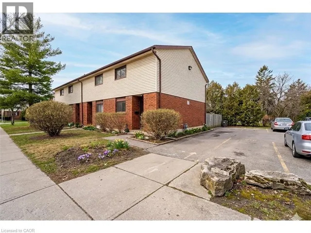 25 GARROW Drive Unit# 41, Hamilton, Ontario L9C2X2