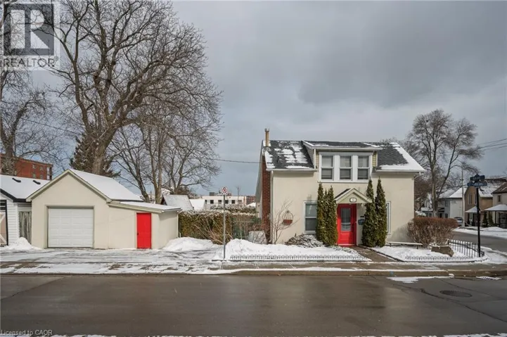 15 MAPLE Avenue, Stoney Creek, Ontario L8G2P1