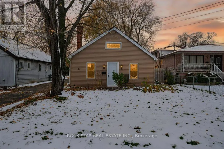 71 TEAL AVENUE, Hamilton (Lakeshore), Ontario L8E3B3
