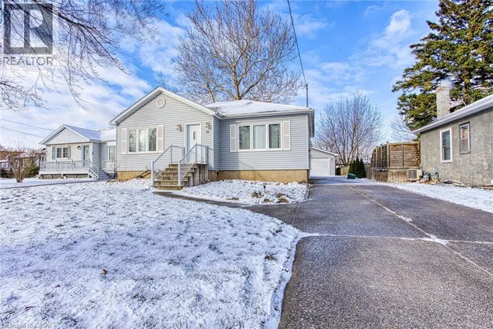 18 BONAVEM Drive, St. Catharines, Ontario L2N1X8