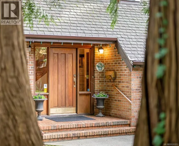 220 Marida Pl, Comox, British Columbia V9M2P7