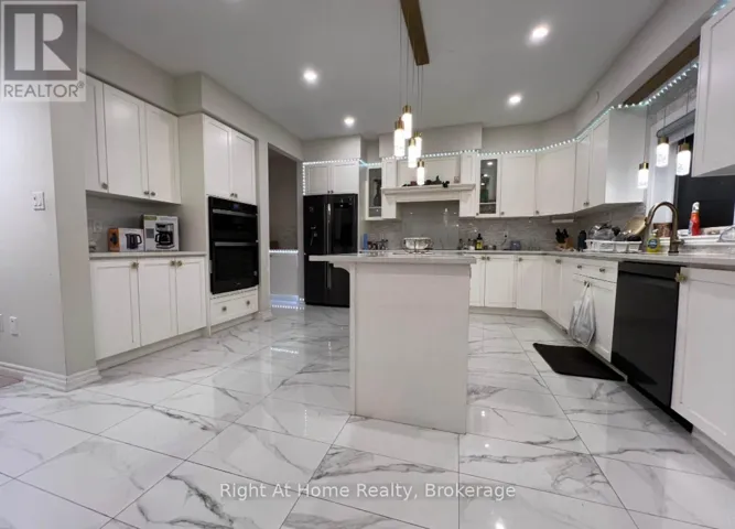MASTER SUITE - 54 PACE AVENUE, Brantford, Ontario N3S0J2