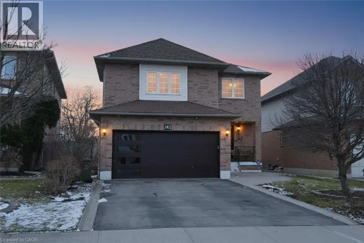 142 HAWKSWOOD Trail, Hamilton, Ontario L9B2R5
