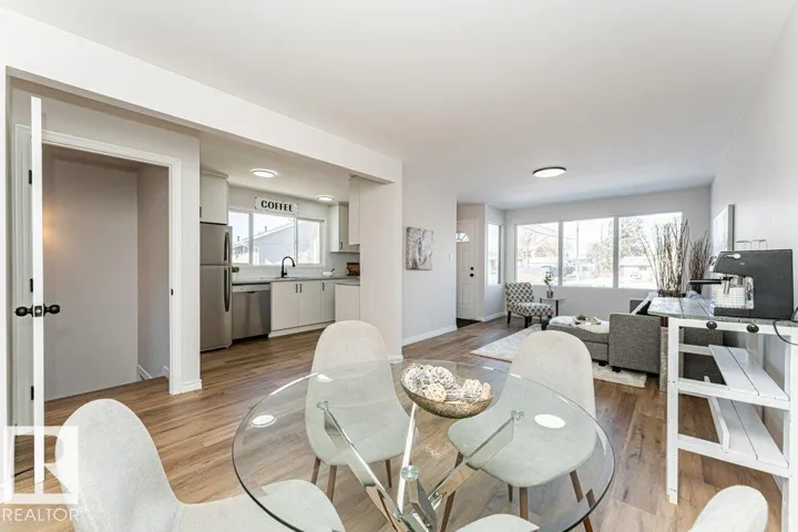 12209A 134B AV NW, Edmonton, Alberta T5L3W9