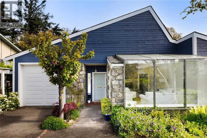 4395 Robinwood Dr, Saanich, British Columbia V8N5R7