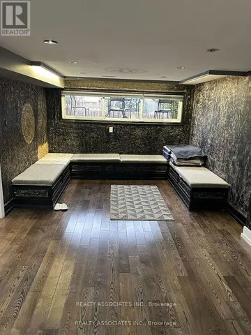 BSMT - 843 SPARROW ROAD, Newmarket (Gorham-College Manor), Ontario L3Y5P7