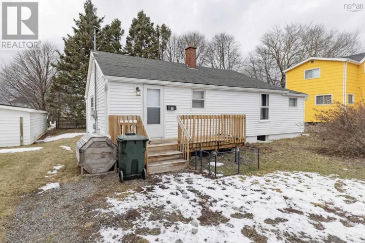 15 Chamberlain Street, Amherst, Nova Scotia B4H1J9