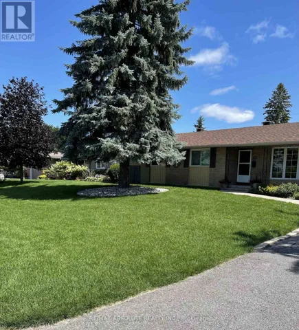 62 FOOTHILLS DRIVE, Ottawa, Ontario K2H6K3