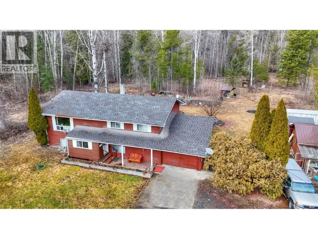 9250 highway 3 & 95, Yahk, British Columbia V0B2P0
