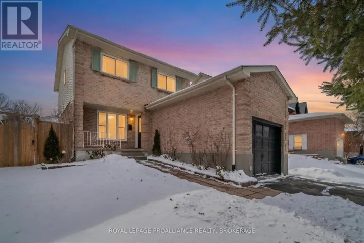 4 BALMORAL COURT, Kingston (West of Sir John A. Blvd), Ontario K7M7S9