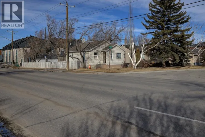 458 34 Avenue NW, Calgary, Alberta T2K0B8