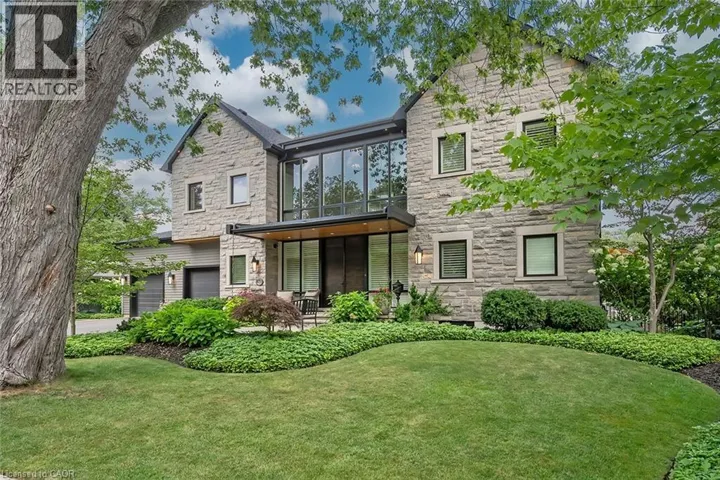 253 ROSSMORE Boulevard, Burlington, Ontario L7N1R4