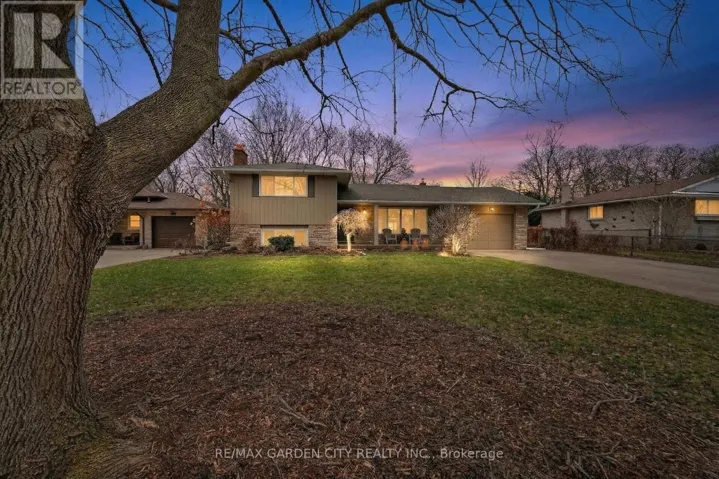 77 PRINCE CHARLES DRIVE, St. Catharines (Lakeport), Ontario L2N3Y8