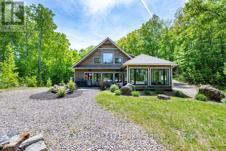 772 FERGUSON LAKE ROAD, Greater Madawaska, Ontario K7V3Z7