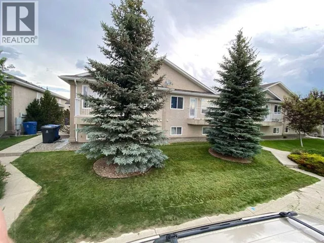 3, 15 Highlands Place W, Lethbridge, Alberta T1J4X8