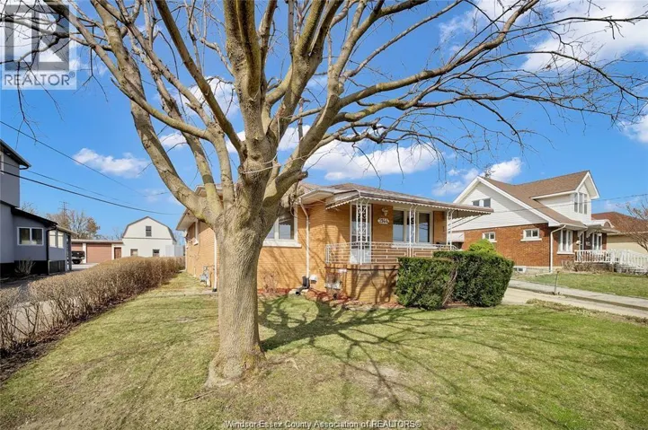 2144 GRAND MARAIS East Unit# UPPER, Windsor, Ontario N8W1W2