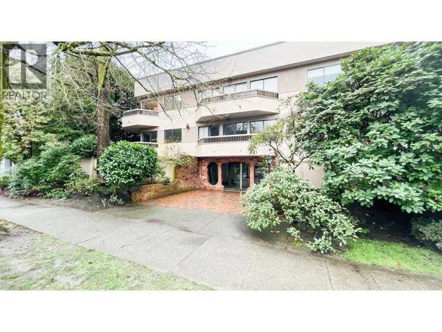 305 2190 W 8TH AVENUE, Vancouver, British Columbia V6K2A4