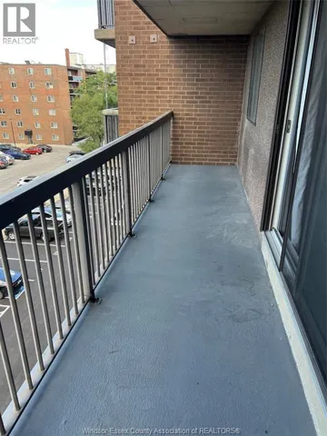 3936 WYANDOTTE STREET East Unit# 513, Windsor, Ontario N8Y4V1