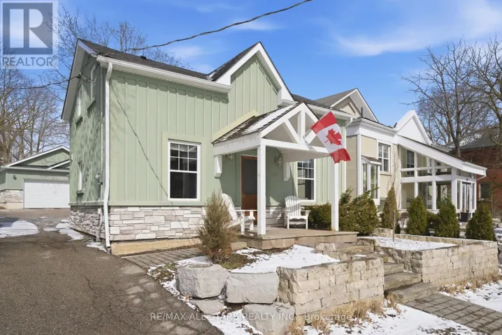 407 QUEEN STREET, Newmarket (Central Newmarket), Ontario L3Y2G9