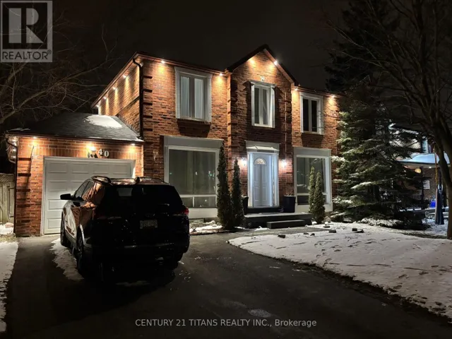 40 RAVENSCROFT ROAD, Ajax (Central West), Ontario L1T1W2