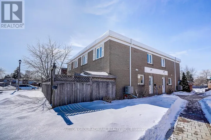 7 TOWN HOUSE CRESCENT, Brampton (Brampton East), Ontario L6W3C3