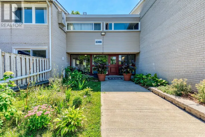 9 - 3308 THE CREDIT WOODLANDS, Mississauga (Erindale), Ontario L5C2J8