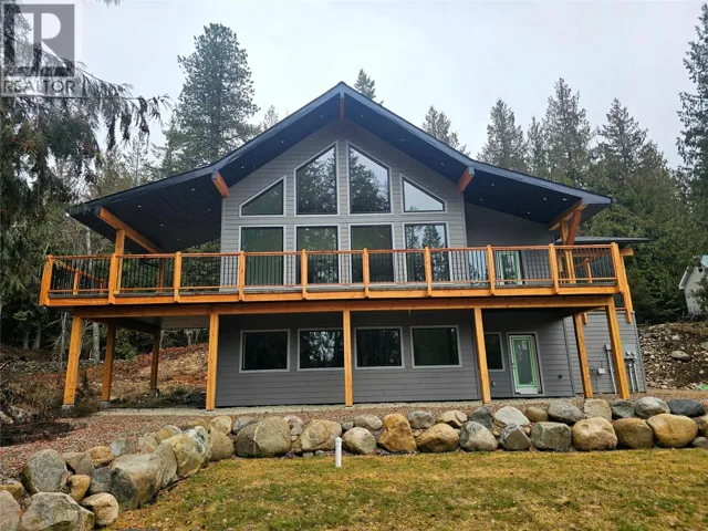2801 HARLOW Road, Nelson, British Columbia V1L6L3