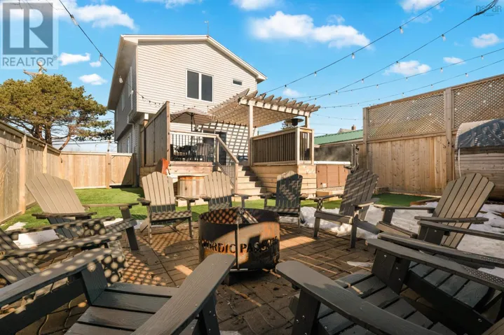 19 Cow Bay Road, Eastern Passage, Nova Scotia B3G1M5