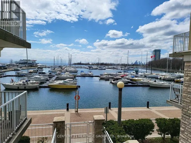 339 - 32 STADIUM ROAD, Toronto (Niagara), Ontario M5V3P4